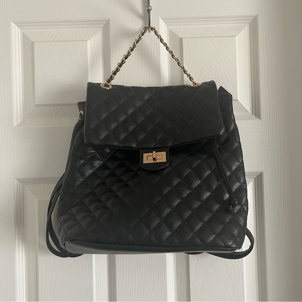 Lulus quilted backpack in brand new condition